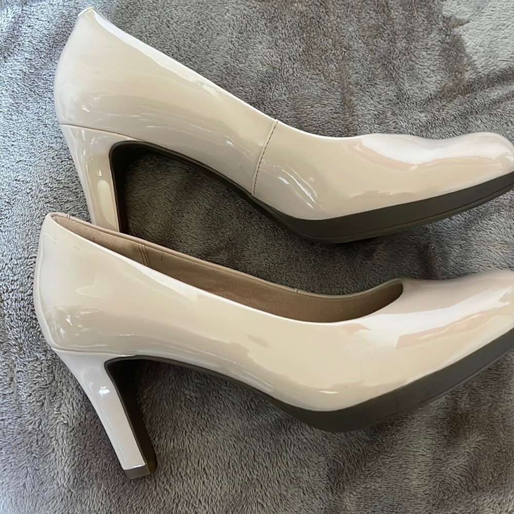 Brand new Clarks Collection Pumps!!